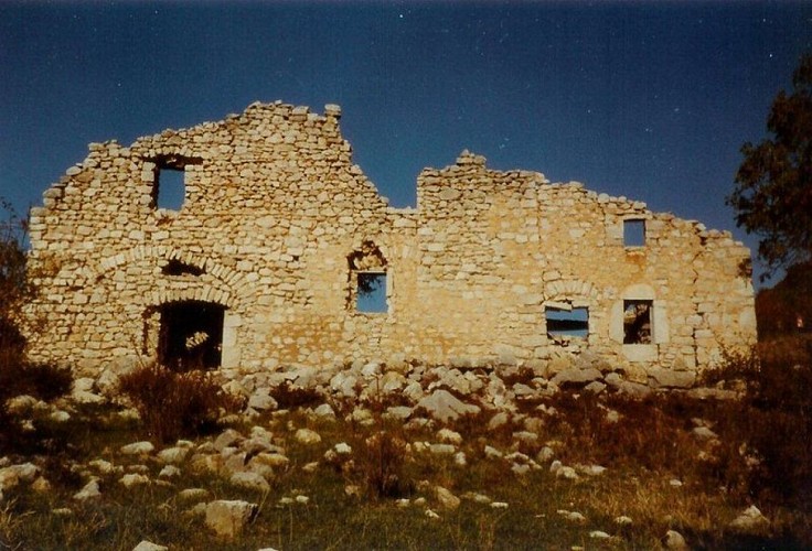 Vestige de la Ferme de la Fournache, Rochebrune