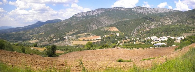 Vue sur le village de Saint-Sauveur-Gouvernet