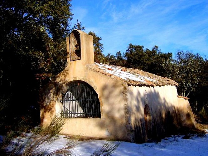 Chapelle de la trinité sous la neige