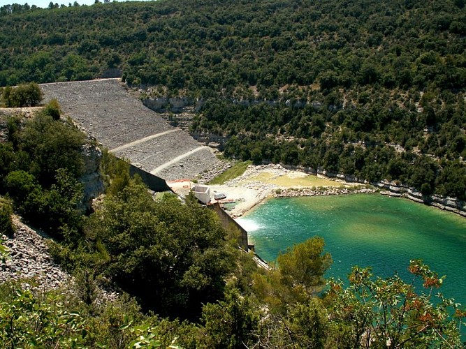Le barrage de Gréoux
