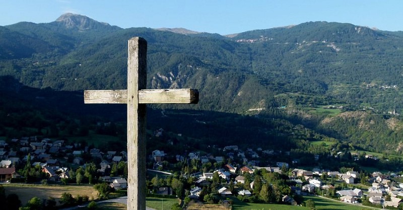 Panorama sur Guillestre et Risoul depuis le sommet du Pain de Sucre
