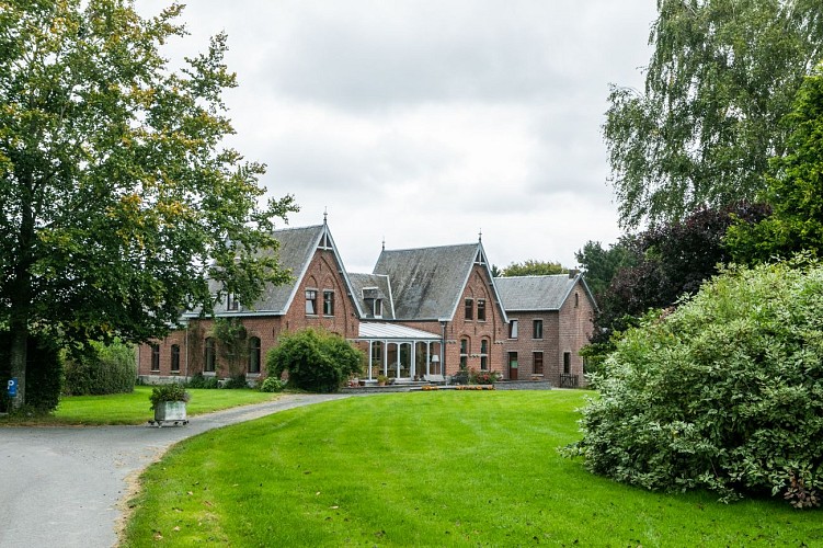 Haras de Baudemont de loin