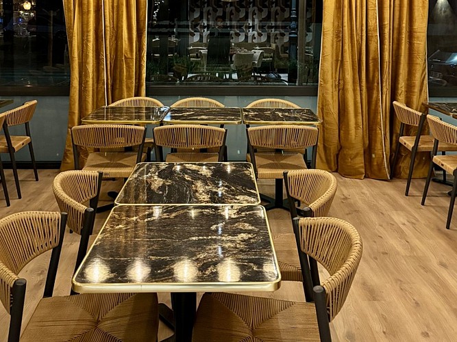 le-comptoir-cremaillere-interieur-courseulles