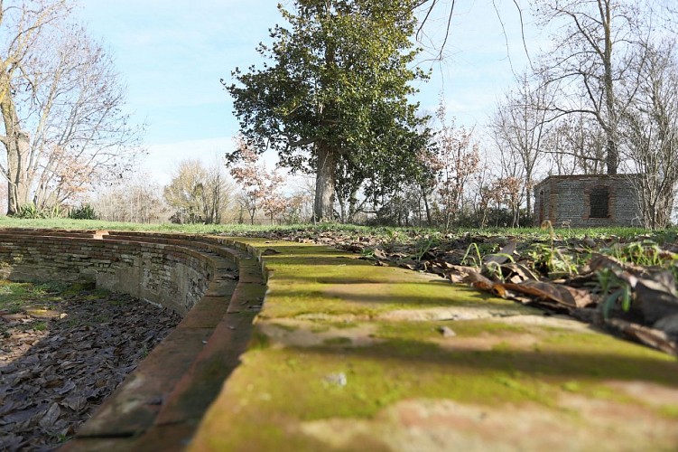 bassin domaine de la terrasse CARBONNE