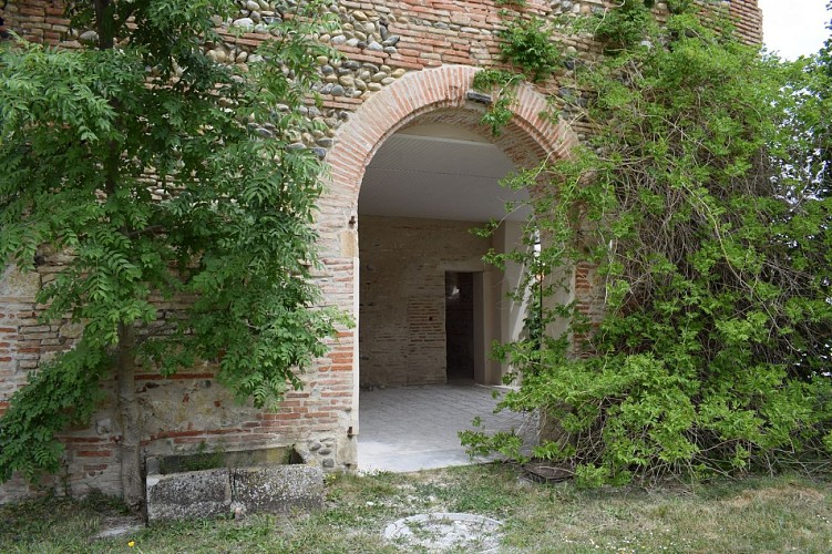 batiment Manufacture Royale de draps domaine de la terrasse CARBONNE