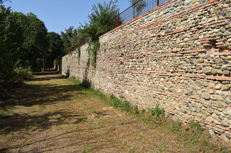 Remparts domaine de la terrasse CARBONNE