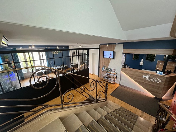 Grand angle 1er étage du Brit Hôtel du Parc à Niort