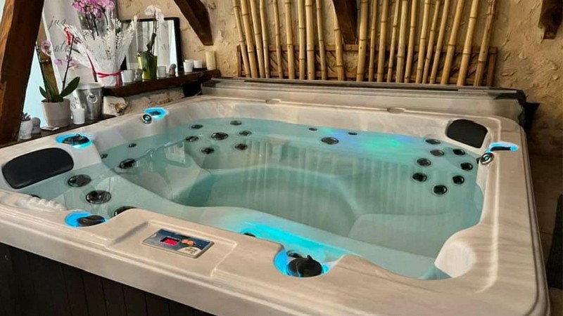 Brown Cream and Peach Modern Chic Personal Wall Calendar (1920 x 1080 px) - 3