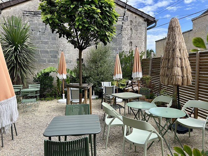 cafe-armmand-luc-terasse