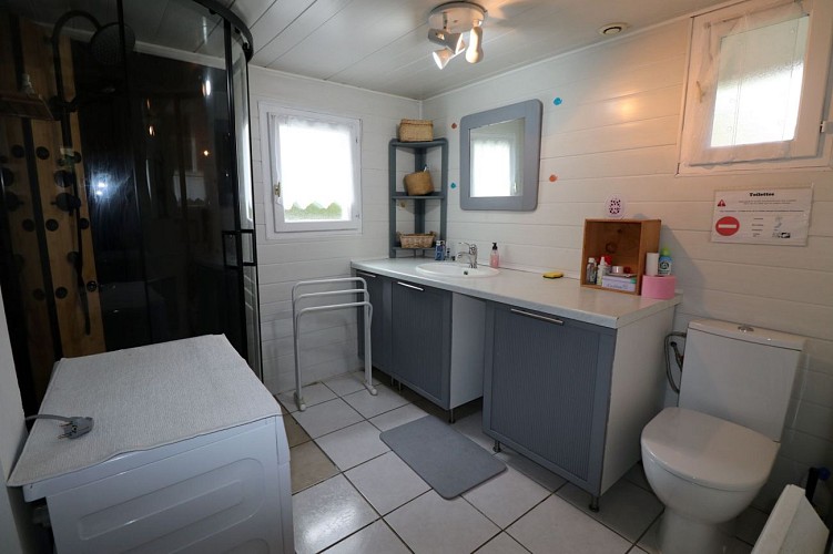 CHALET NICOLAS SALLE D'EAU