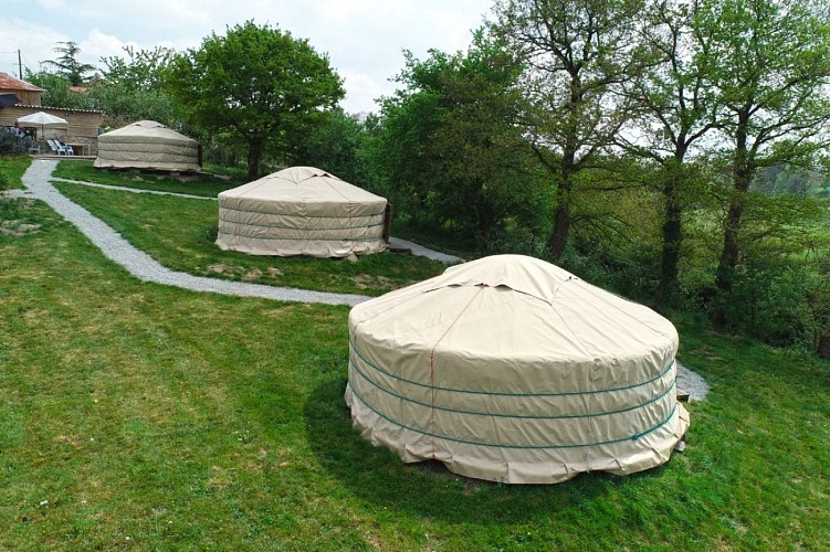 Yourte Goyo avec piscine à la campagne à Thorigny en Vendée