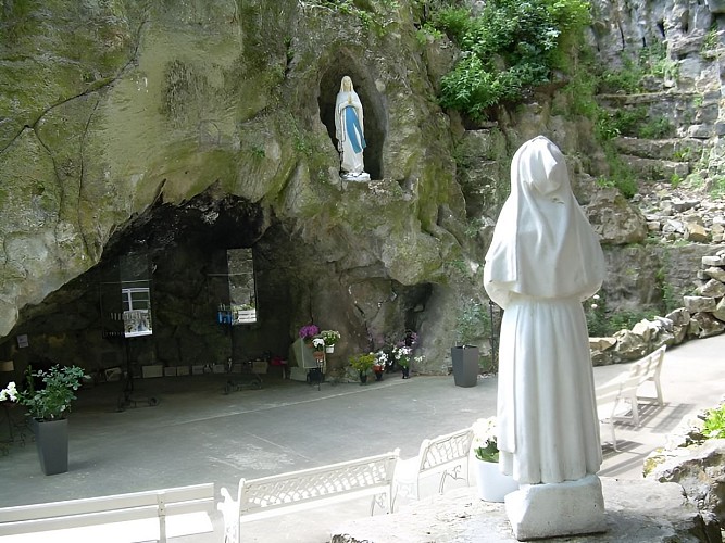 grotte-petit-lourdes-herouville-saint-clair-1