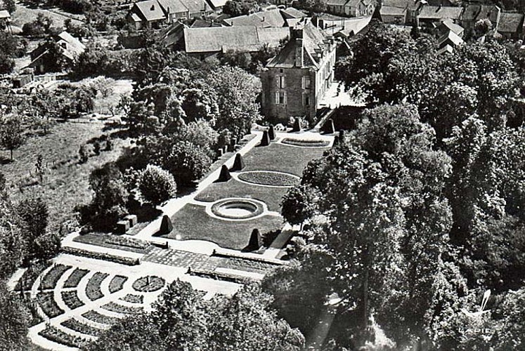 Carte postale du jardin du château de Prangey