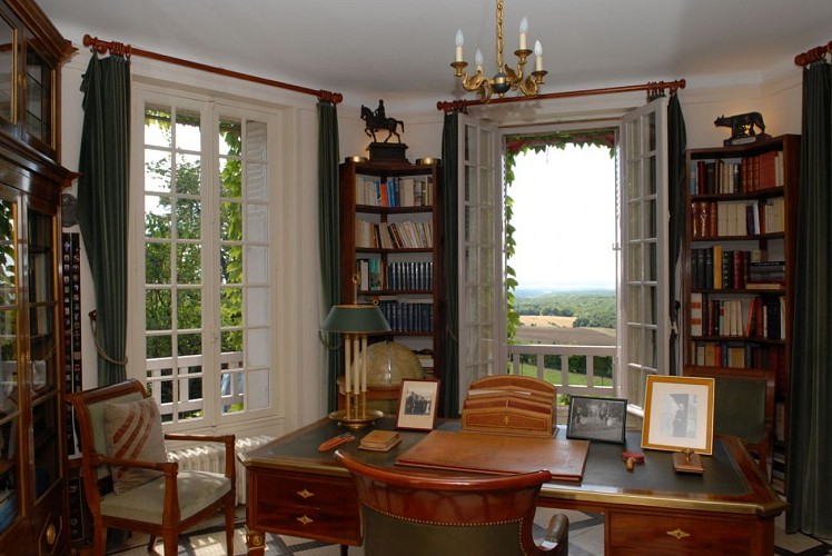 champagne 52 colombey patrimoine histoire boisserie bureau phl 3723._1