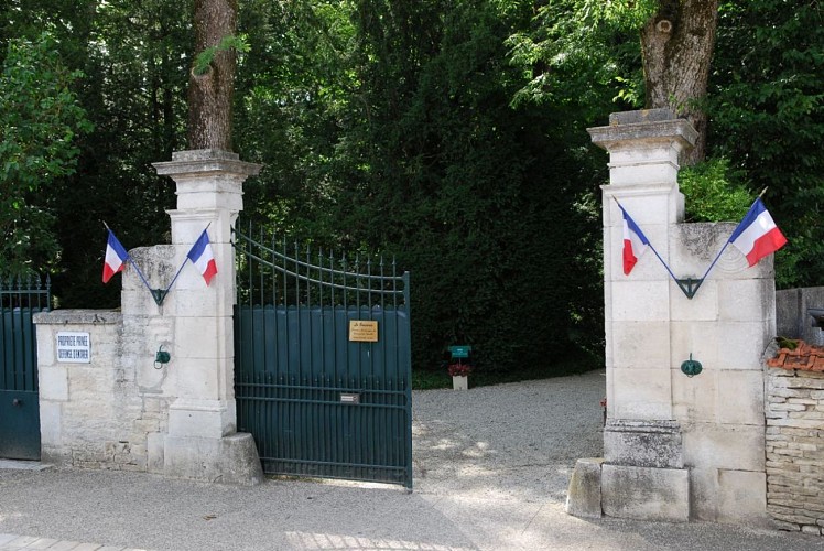 champagne 52 colombey patrimoine histoire boisserie portail entree phl 3825._2