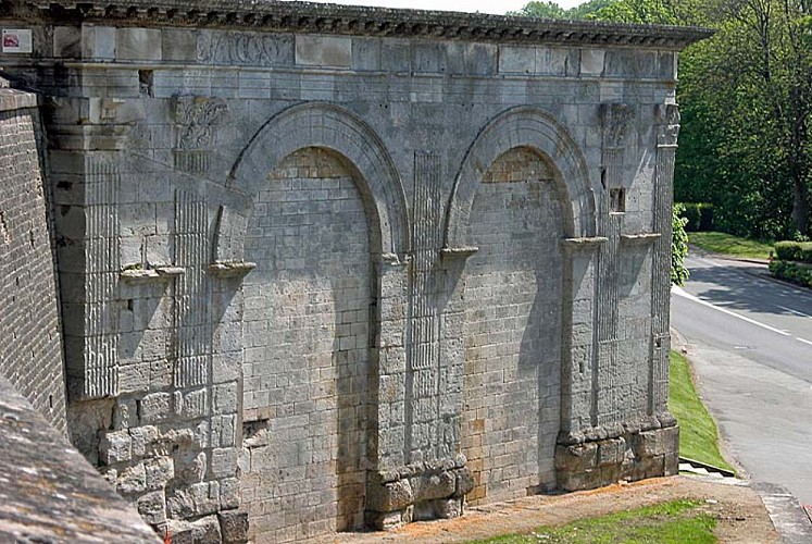 Porte gallo-romaine à Langres