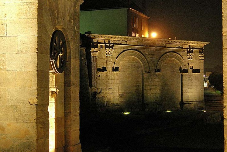 Porte gallo-romaine à Langres