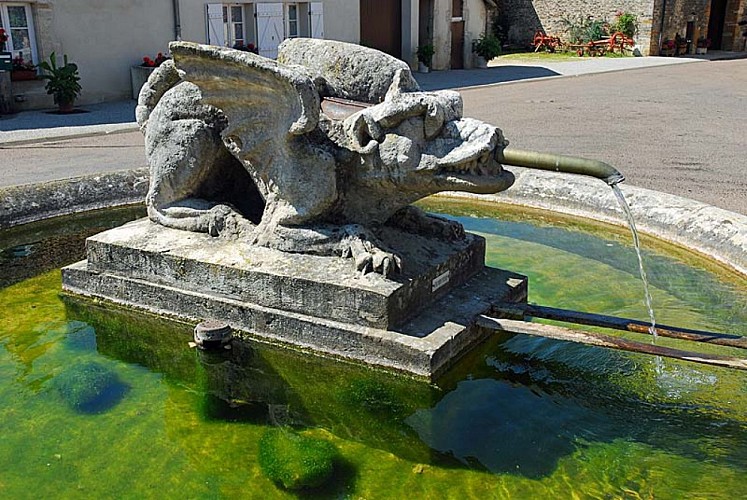 Fontaine de la Peute Bête d'Aujeurres