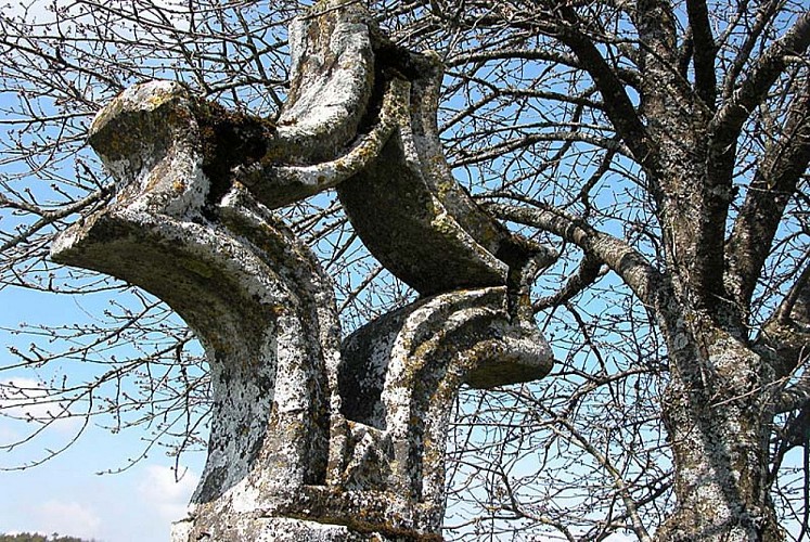 Croix romaine de Perrogney-les-Fontaines