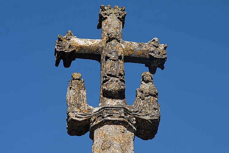Croix de cimetière de Rivière-les-Fosses