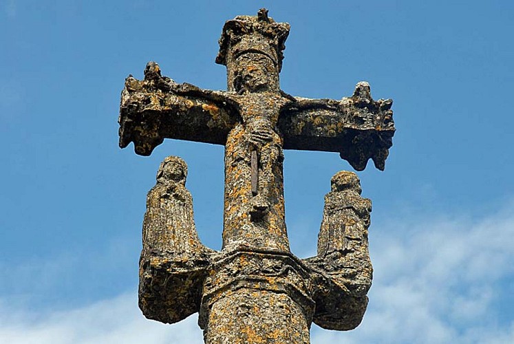 Croix de cimetière de Rivière-les-Fosses
