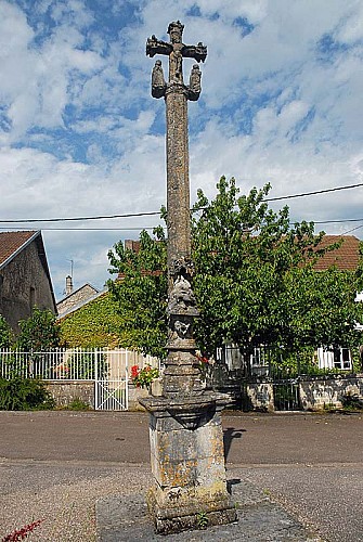 Croix de cimetière de Rivière-les-Fosses