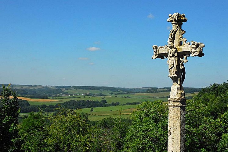 Croix de cimetière à Verseilles-le-Haut