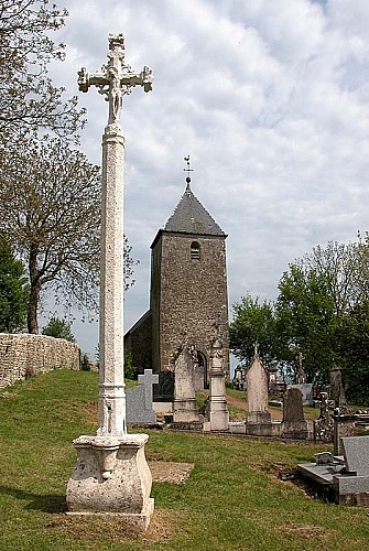 Croix de cimetière à Verseilles-le-Haut
