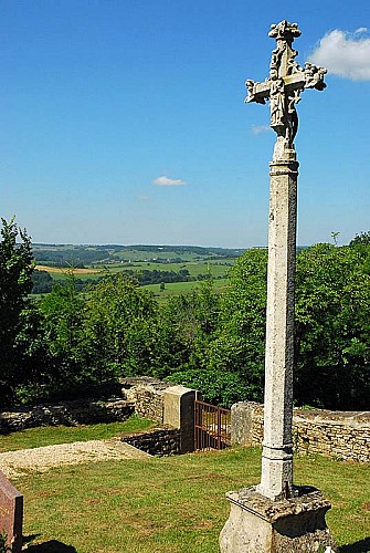 Croix de cimetière à Verseilles-le-Haut