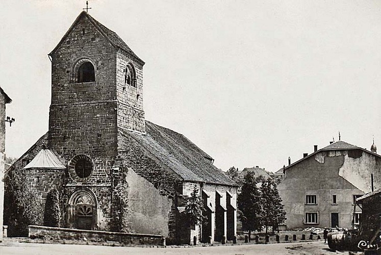 Carte postale de l'église de Voisey