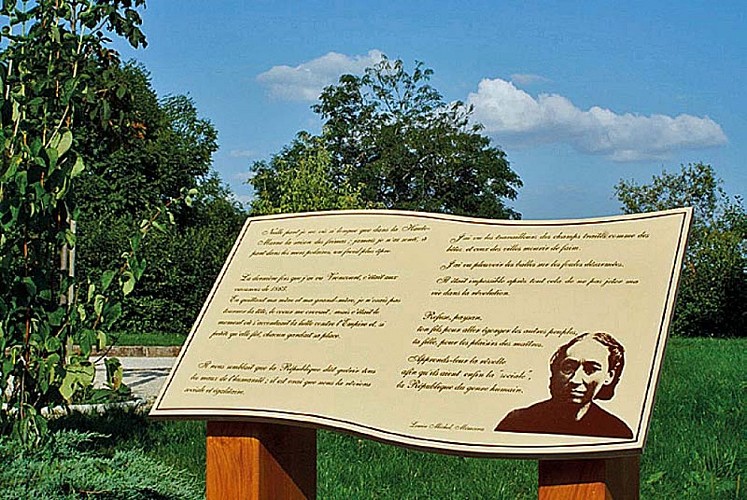 Table de lecture Louise Michel