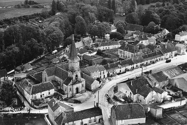 Carte postale de l'église d'Auberive