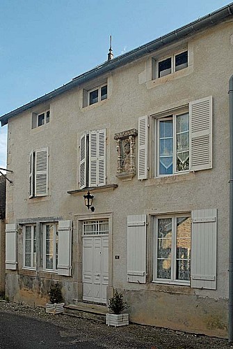 Maison à la Vierge à Auberive