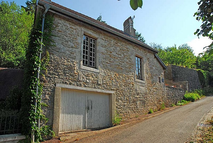 Ancienne maison vigneronne à Aubigny