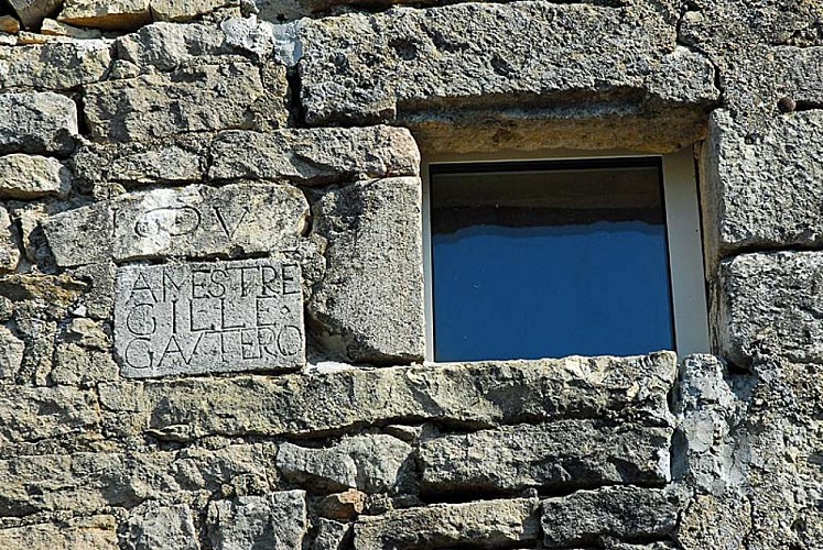 Pierre en reemploi d'Aubigny