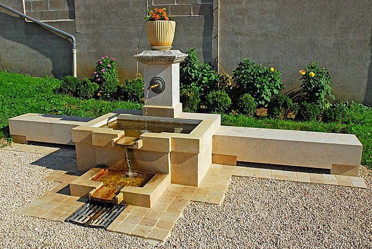 Fontaine de Charmes