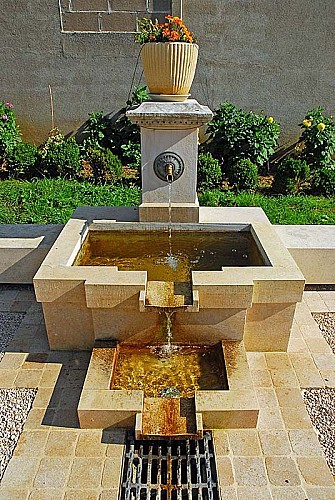 Fontaine de Charmes