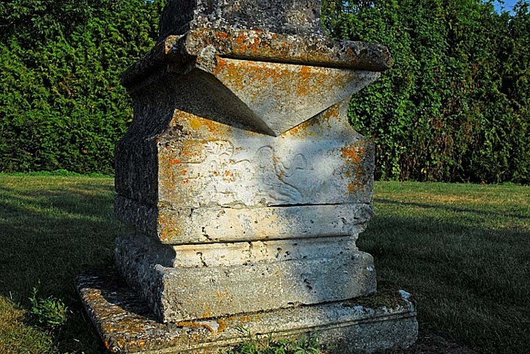 Croix route de Lecourt à Choiseul