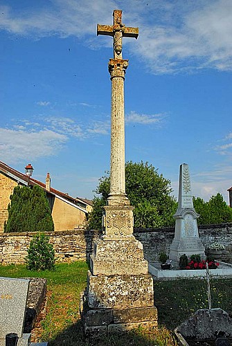 Croix de cimetière à Choiseul
