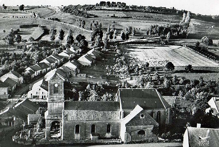 Carte postale de l'église de Dampierre