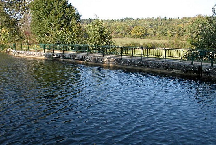 Pont-canal à Dommarien