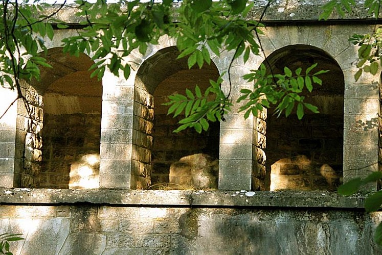 Pont-canal à Dommarien