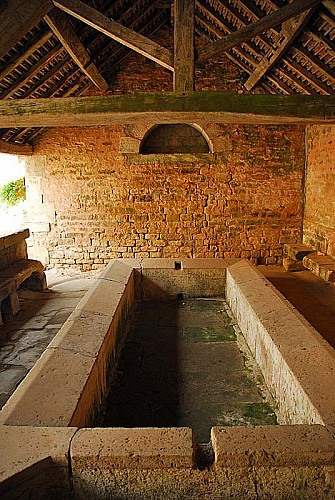 Lavoir de la vieille église à Fayl-Billot