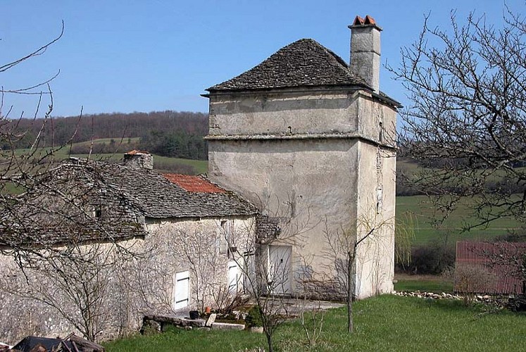 Tour carrée de Germaines