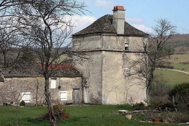 Tour carrée de Germaines