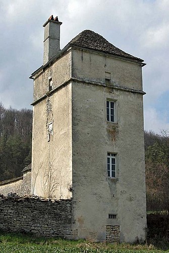 Tour carrée de Germaines