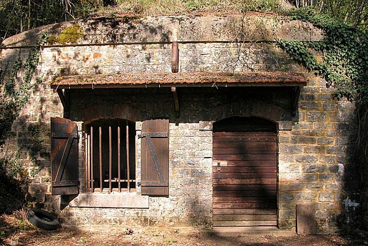 Poudrière de la pointe de diamant à Hûmes