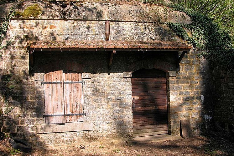 Poudrière de la pointe de diamant à Hûmes