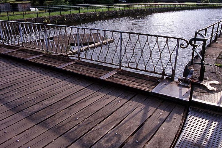 Ancien pont tournant de Jorquenay