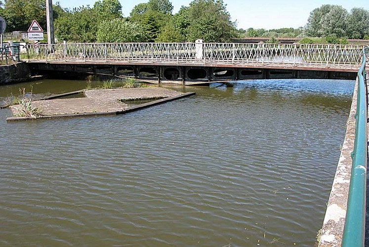 Ancien pont tournant de Jorquenay
